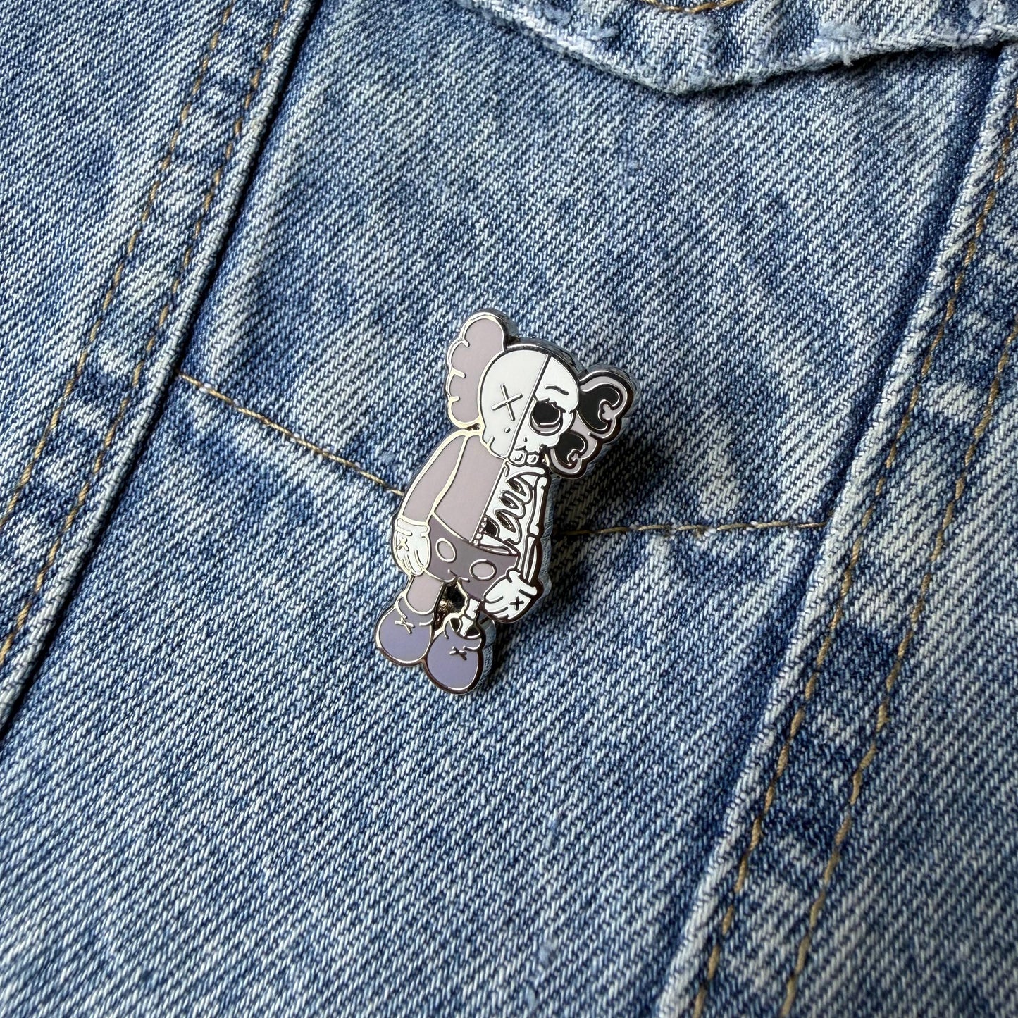 PIN KAWS COMPANION