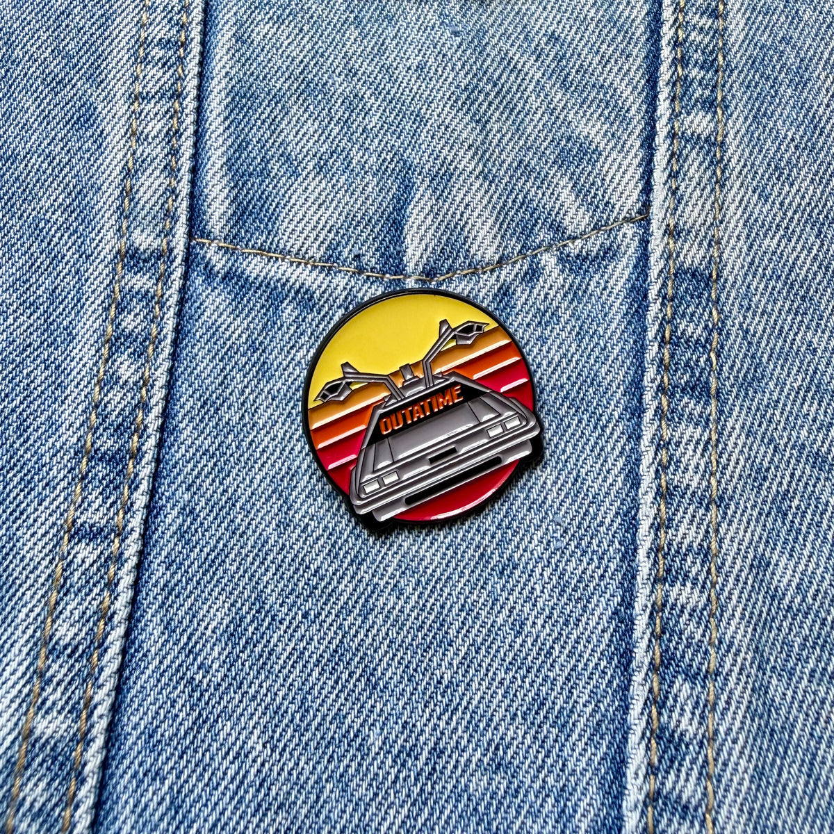 PIN VOLVER AL FUTURO