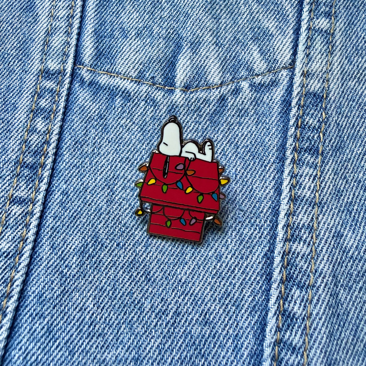 PIN SNOOPY CASA NAVIDEÑA — PRÓXIMAMENTE