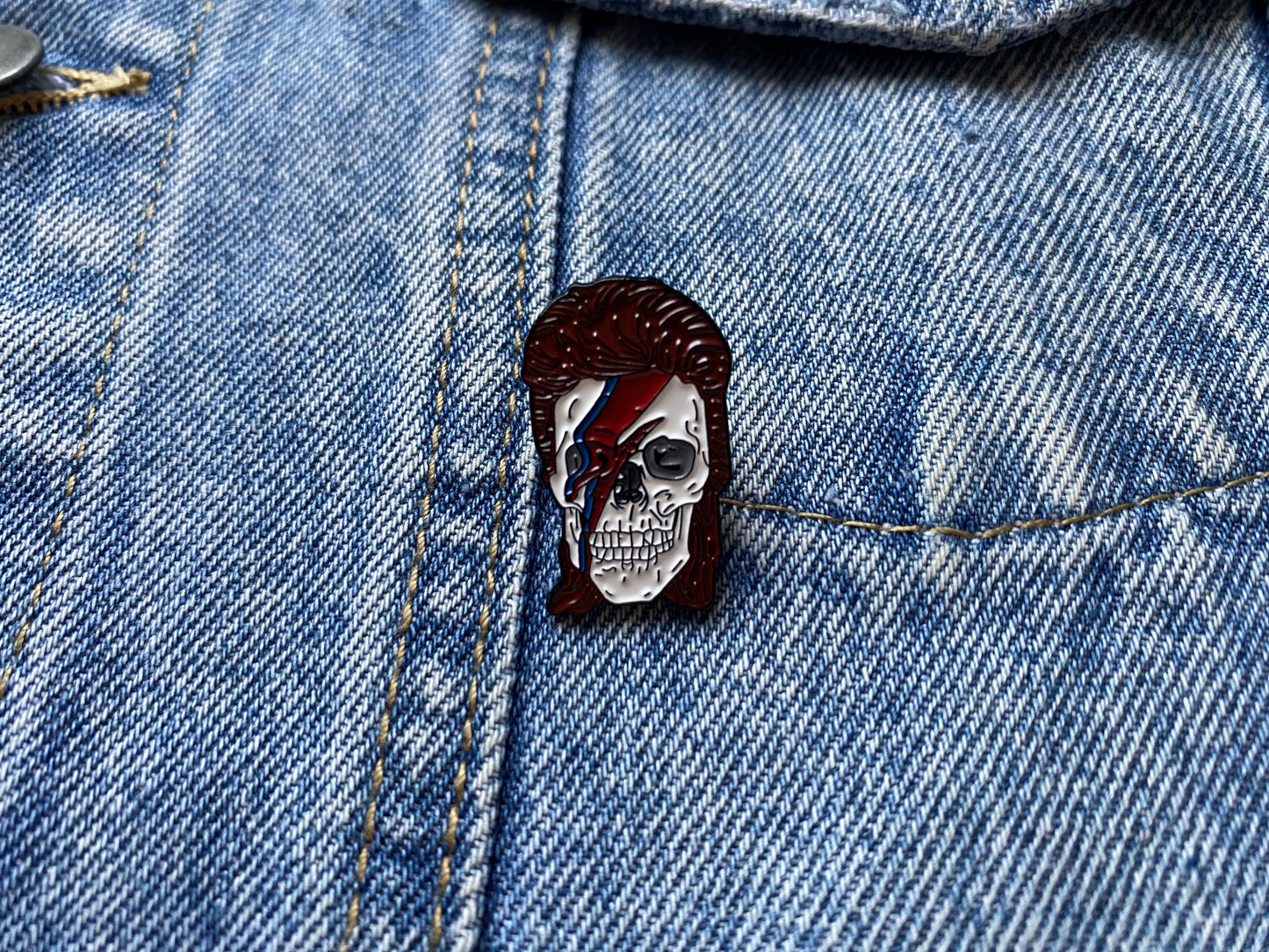 PIN BOWIE
