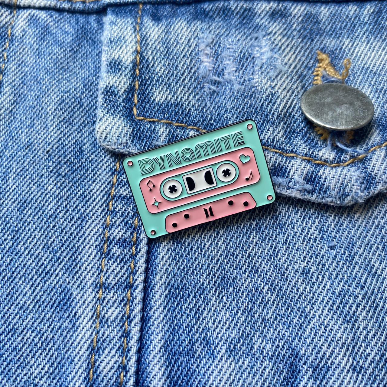 PIN CASETTE DYNAMITE BTS