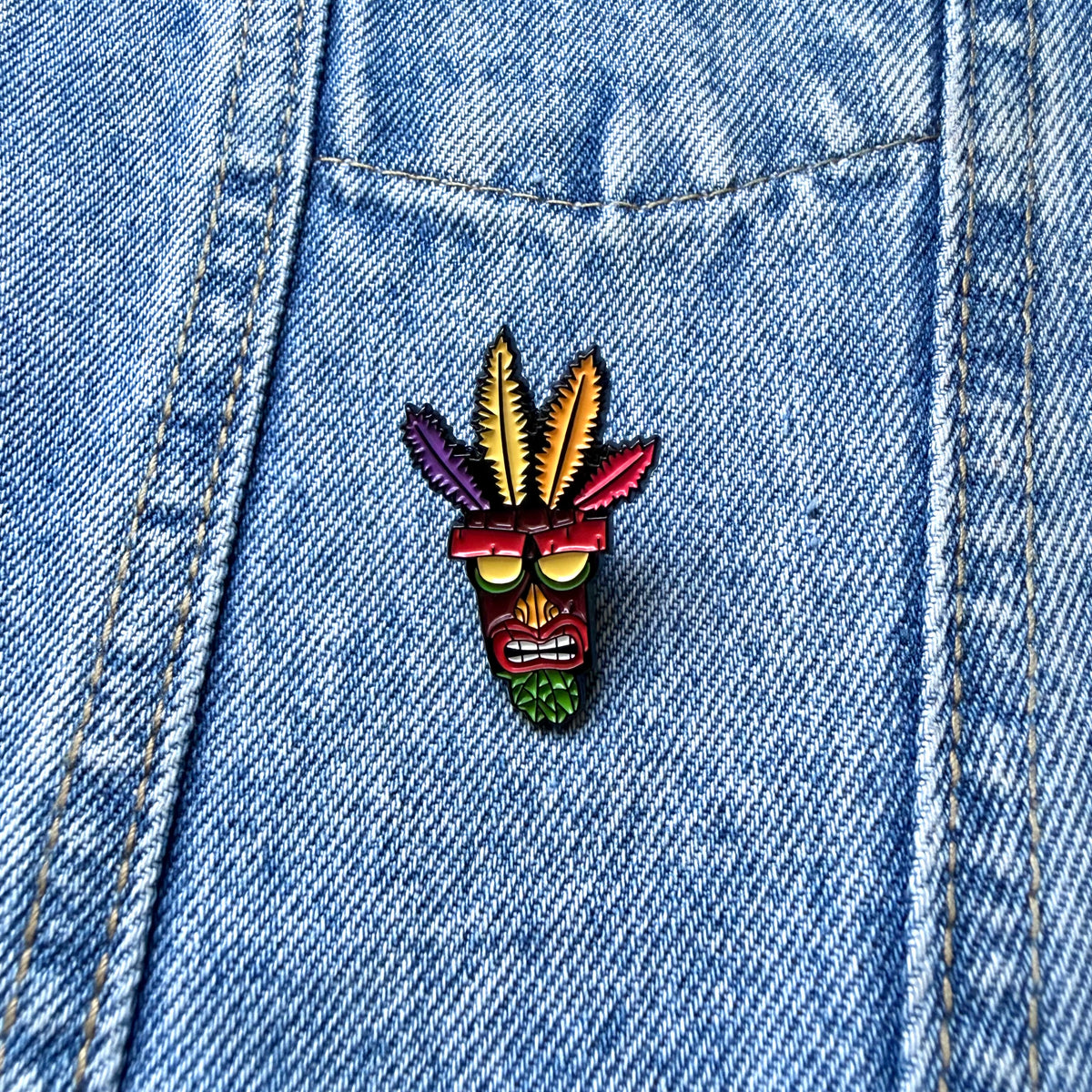 PIN AKU AKU CRASH BANDICOOT