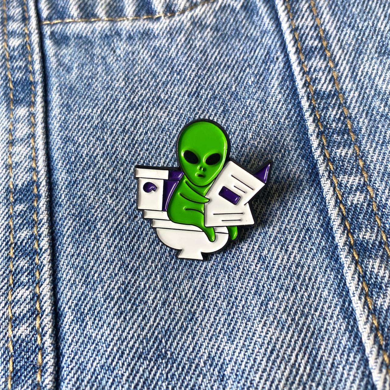 PIN UN ALIEN EN MI BAÑO