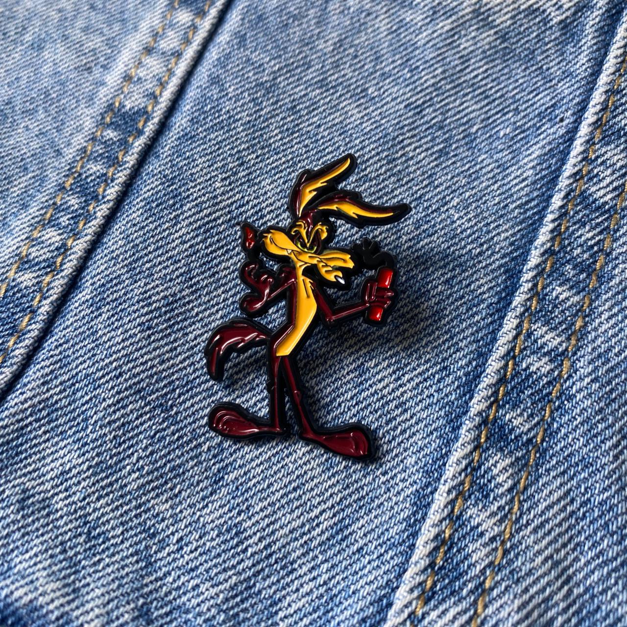 PIN COYOTE